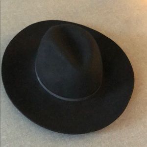 Hinge Black Felt Hat